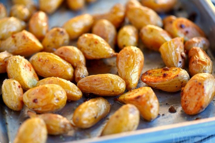 https://www.momontimeout.com/wp-content/uploads/2018/10/garlic-roasted-potatoes-oven-733x490.jpg