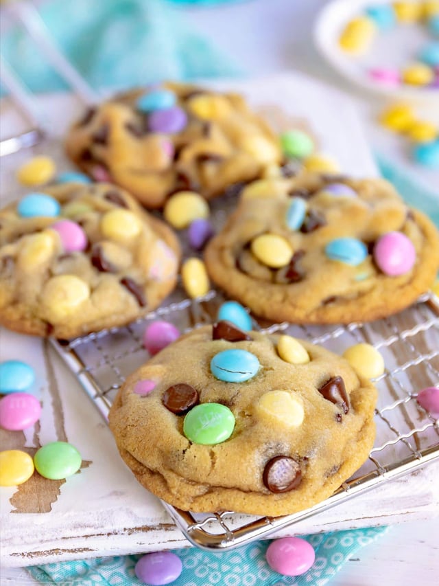 The Best Easter Chocolate Chip Cookies - Mom On Timeout