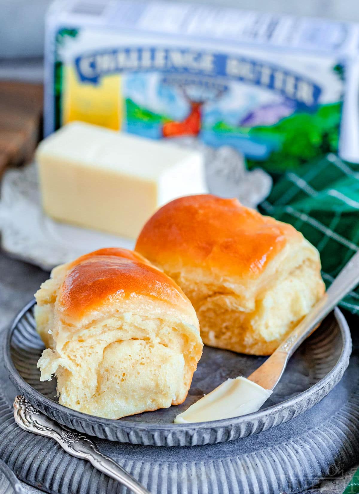 The BEST Dinner Rolls - Mom On Timeout