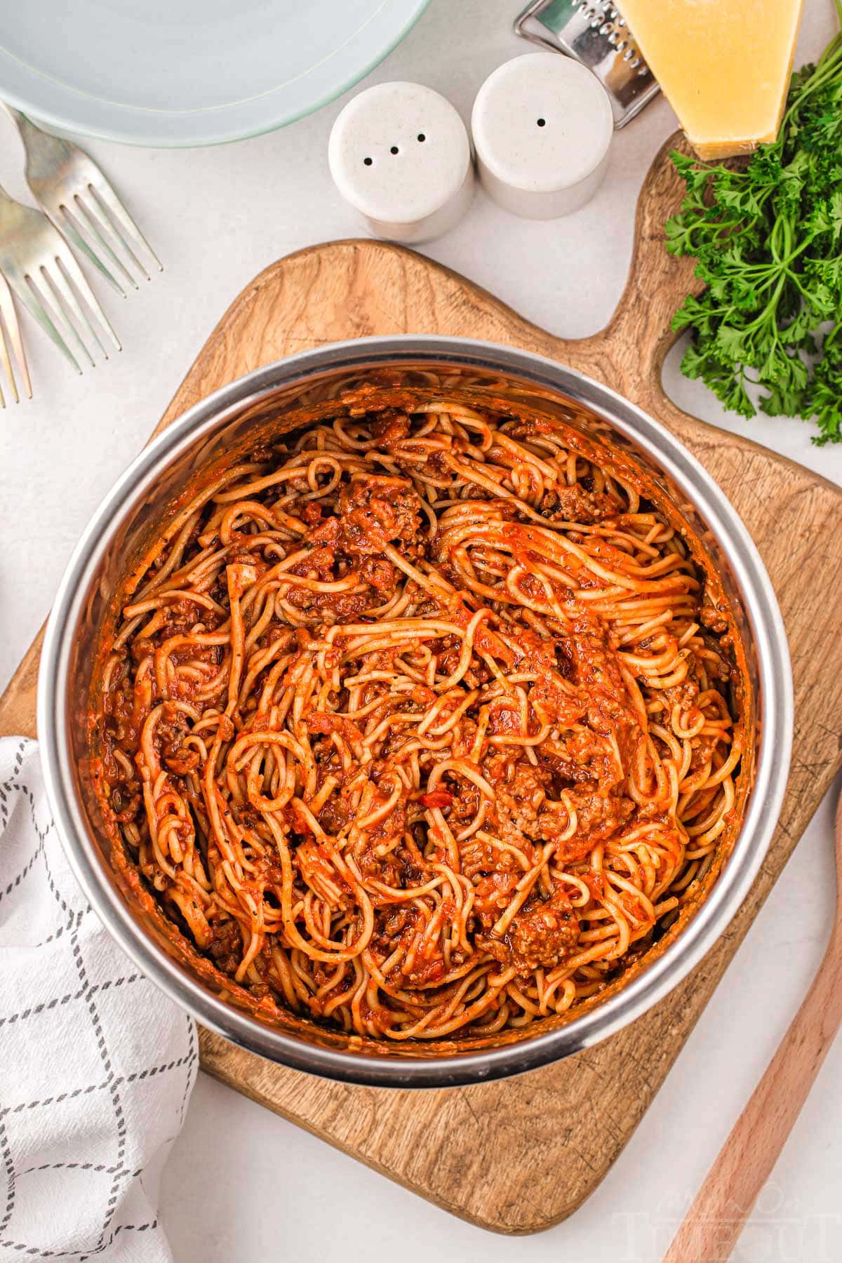 Instant Pot Spaghetti Recipe (Ready In Less Than 30 Minutes)